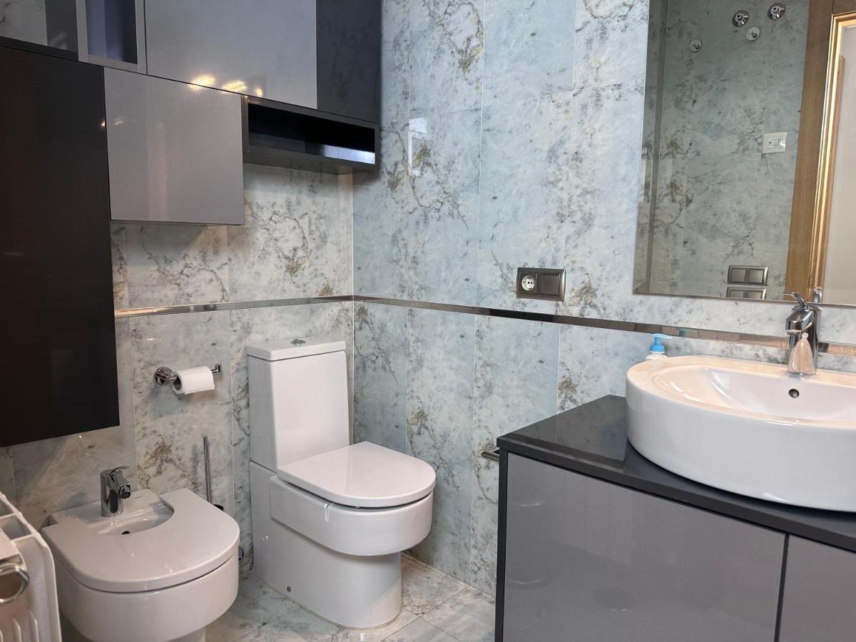 Apartamento Gran Via - Parking Gratis Salamanca Bagian luar foto