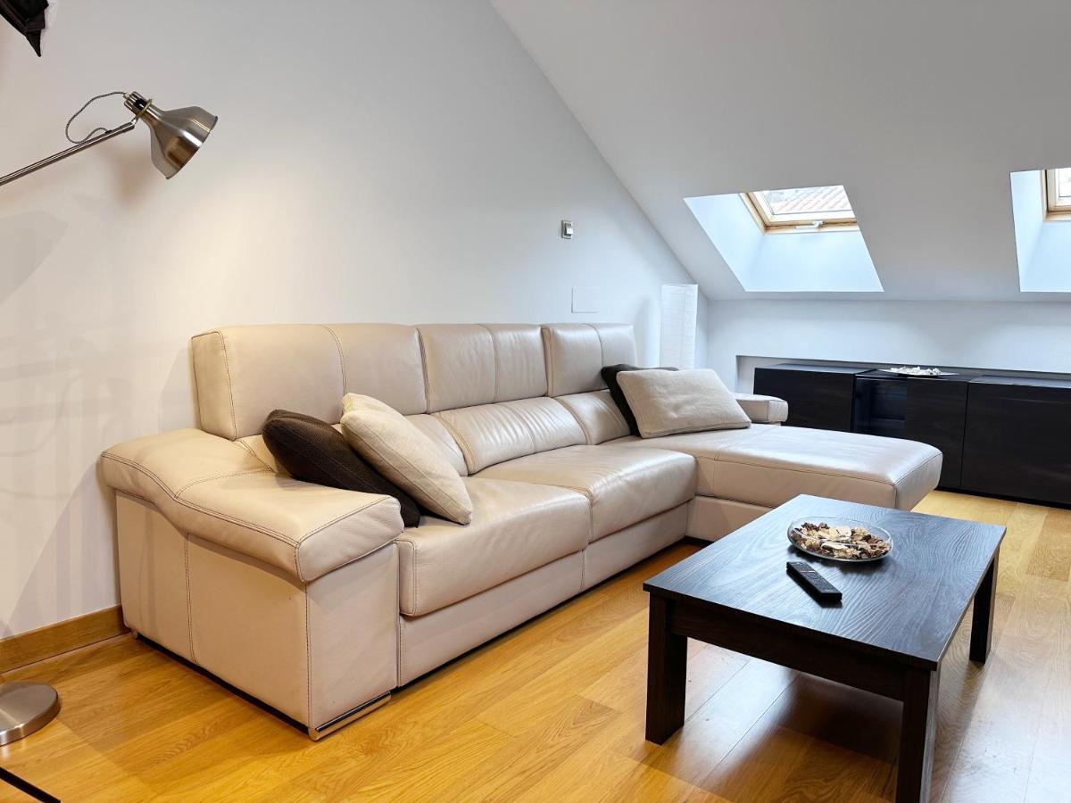 Apartamento Gran Via - Parking Gratis Salamanca Bagian luar foto