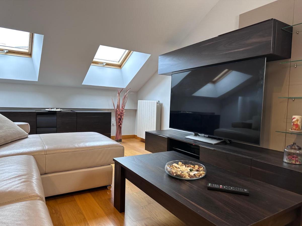 Apartamento Gran Via - Parking Gratis Salamanca Bagian luar foto